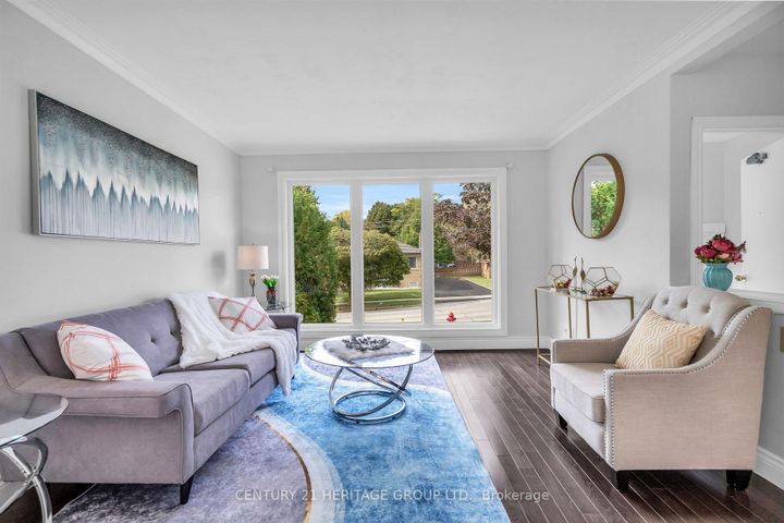 Photo 4 at 53 Wilstead Drive, Central Newmarket, Newmarket