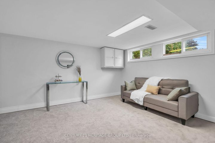 Photo 16 at 53 Wilstead Drive, Central Newmarket, Newmarket