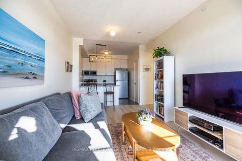 Photo 9 at 322 - 84 Aspen Springs Drive, Bowmanville, Clarington