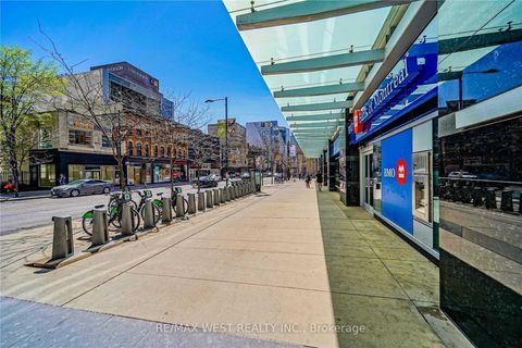 Photo 4 at 7201 - 388 Yonge Street, Bay Street Corridor, Toronto