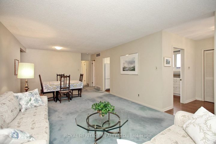 Photo 10 at 65 Bennett Road, West Hill, Toronto