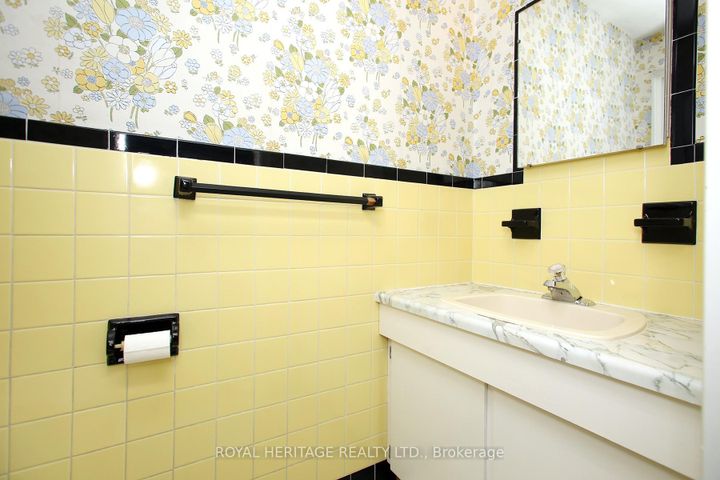 Photo 20 at 65 Bennett Road, West Hill, Toronto