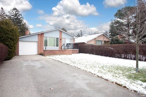 Photo 3 at 65 Bennett Road, West Hill, Toronto