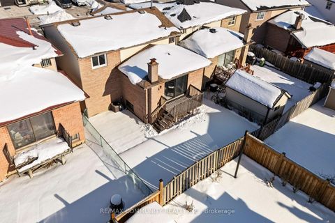 Photo 3 at 42 Kay Drive, Jamestown, Toronto