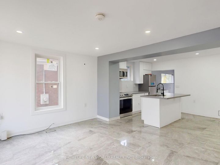 Photo 1 at 11 Maple Street, Central, Oshawa