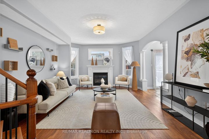 Photo 2 at 80 Gardiner Drive, Bradford, Bradford West Gwillimbury