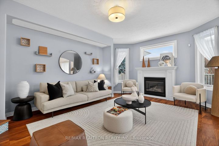 Photo 3 at 80 Gardiner Drive, Bradford, Bradford West Gwillimbury