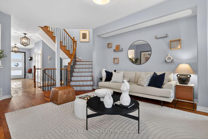 Photo 5 at 80 Gardiner Drive, Bradford, Bradford West Gwillimbury