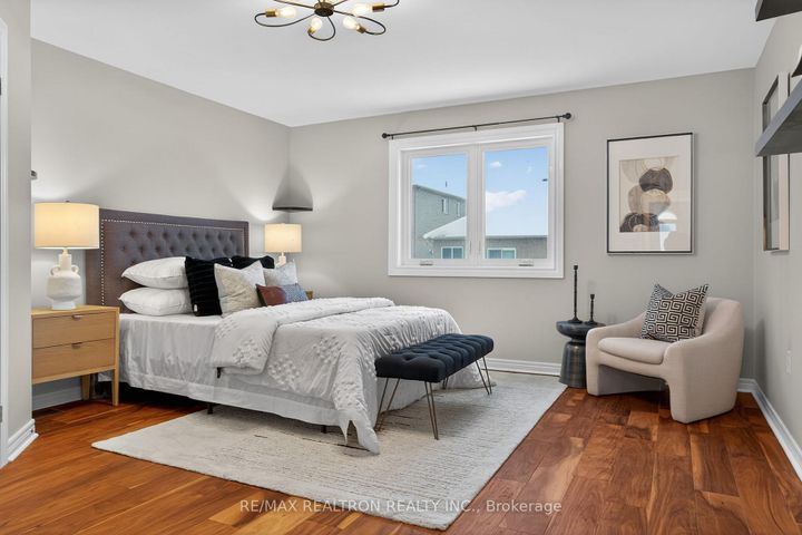 Photo 19 at 80 Gardiner Drive, Bradford, Bradford West Gwillimbury