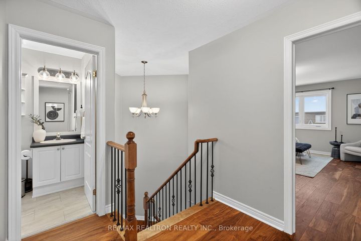 Photo 21 at 80 Gardiner Drive, Bradford, Bradford West Gwillimbury