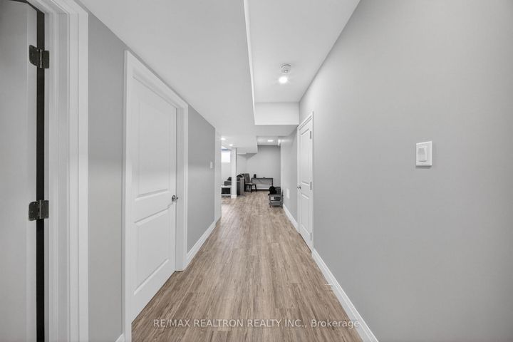 Photo 28 at 80 Gardiner Drive, Bradford, Bradford West Gwillimbury