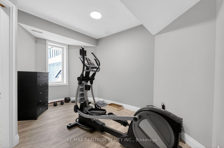 Photo 30 at 80 Gardiner Drive, Bradford, Bradford West Gwillimbury