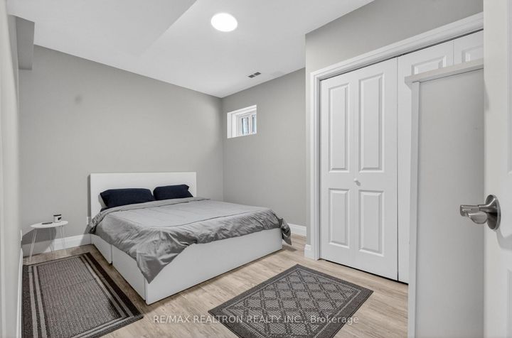 Photo 31 at 80 Gardiner Drive, Bradford, Bradford West Gwillimbury