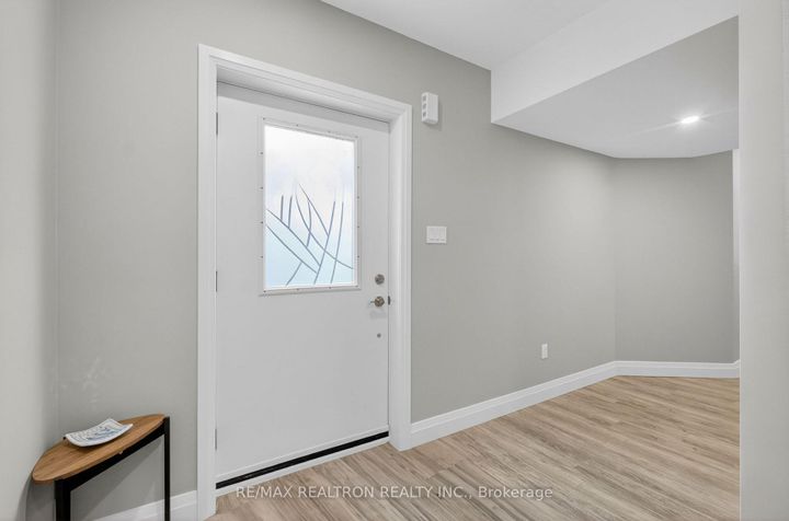 Photo 33 at 80 Gardiner Drive, Bradford, Bradford West Gwillimbury