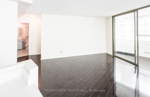 Photo 7 at 1301 - 260 Queens Quay W, Waterfront Communities C1, Toronto