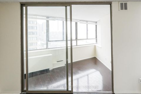 Photo 9 at 1301 - 260 Queens Quay W, Waterfront Communities C1, Toronto