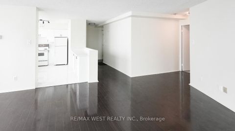 Photo 12 at 1301 - 260 Queens Quay W, Waterfront Communities C1, Toronto