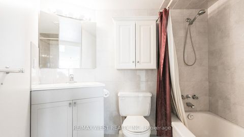 Photo 22 at 1301 - 260 Queens Quay W, Waterfront Communities C1, Toronto