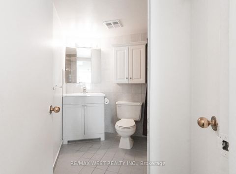 Photo 23 at 1301 - 260 Queens Quay W, Waterfront Communities C1, Toronto