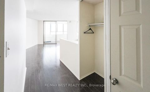 Photo 25 at 1301 - 260 Queens Quay W, Waterfront Communities C1, Toronto