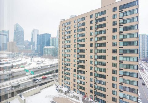 Photo 26 at 1301 - 260 Queens Quay W, Waterfront Communities C1, Toronto