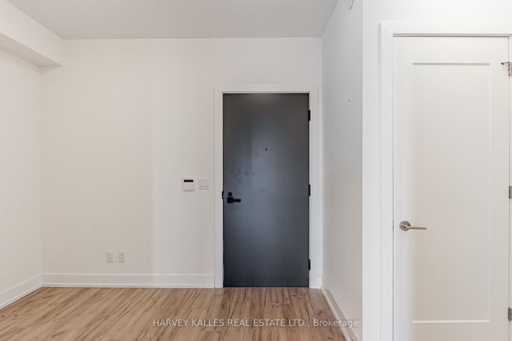 Photo 6 at 708 - 25 Adra Grado Way W, Bayview Village, Toronto