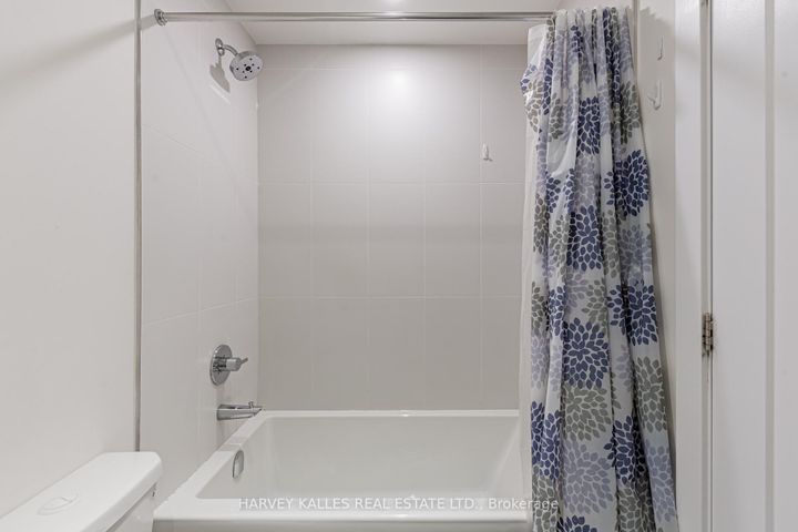 Photo 24 at 708 - 25 Adra Grado Way W, Bayview Village, Toronto