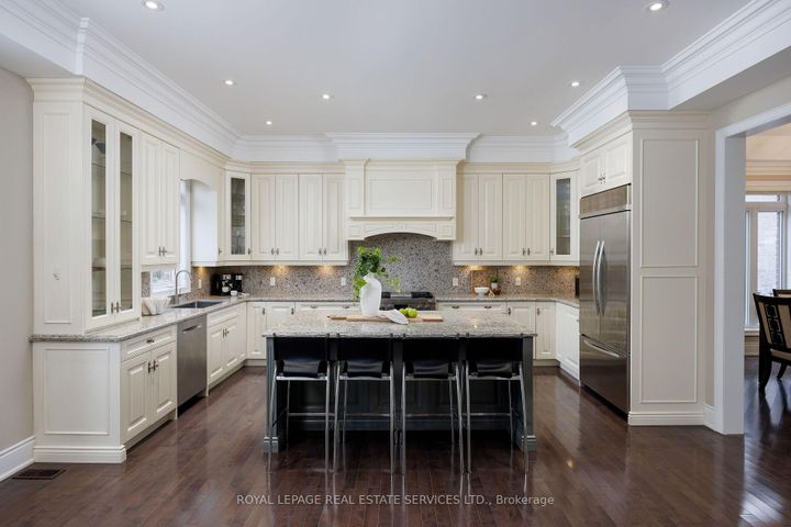 Photo 16 at 125 Paliser Court, SW Southwest, Oakville