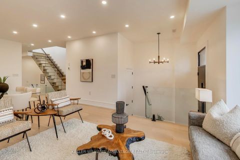 Photo 4 at 102 Yardley Avenue, Parkview, Toronto