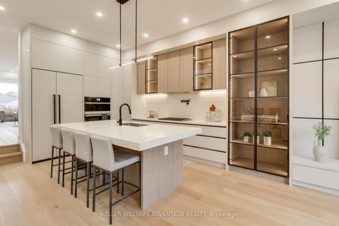 Photo 7 at 102 Yardley Avenue, Parkview, Toronto