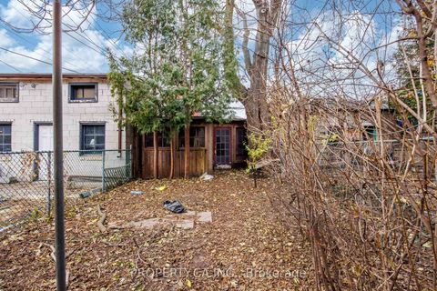 Photo 3 at 50 Grove Avenue, Bellwoods, Toronto