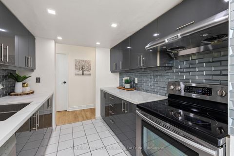 Photo 13 at 1605 - 3 Rowntree Road, Jamestown, Toronto