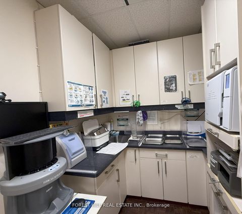 Photo 4 at 1000 - 5775 Yonge Street, Newtonbrook East, Toronto