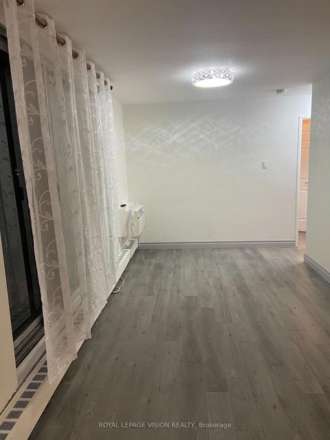 Photo 11 at 205 - 895 Kennedy Road, Ionview, Toronto