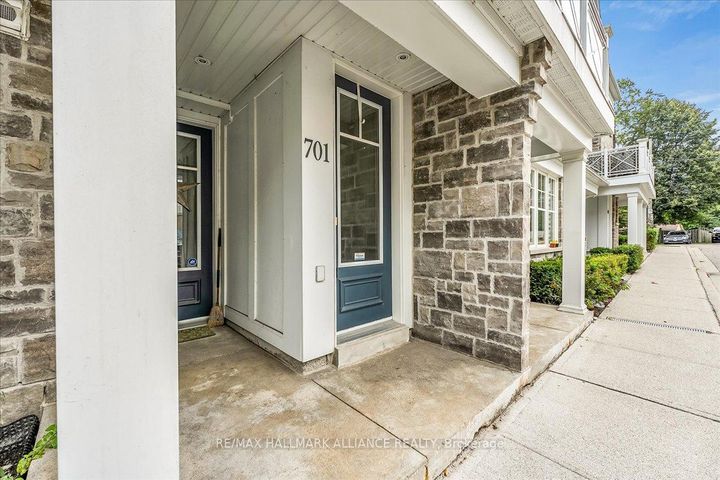 Photo 5 at 701 - 1011 Deta Road, Lakeview, Mississauga