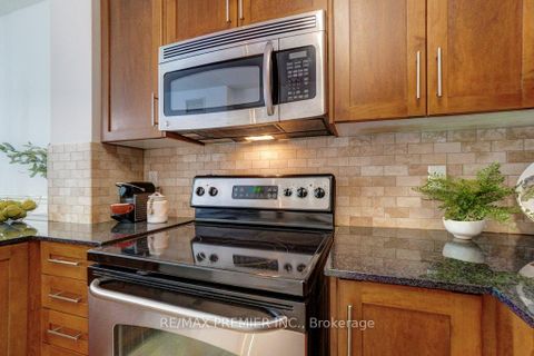 Photo 8 at 401 - 160 Woodbridge Avenue, West Woodbridge, Vaughan