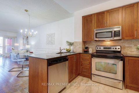 Photo 9 at 401 - 160 Woodbridge Avenue, West Woodbridge, Vaughan