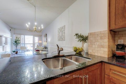 Photo 10 at 401 - 160 Woodbridge Avenue, West Woodbridge, Vaughan