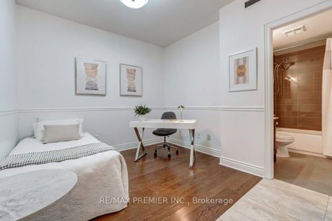 Photo 20 at 401 - 160 Woodbridge Avenue, West Woodbridge, Vaughan