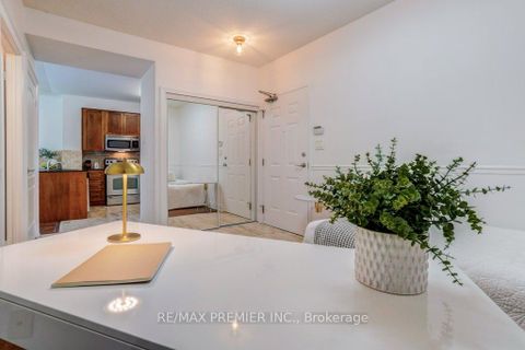 Photo 21 at 401 - 160 Woodbridge Avenue, West Woodbridge, Vaughan