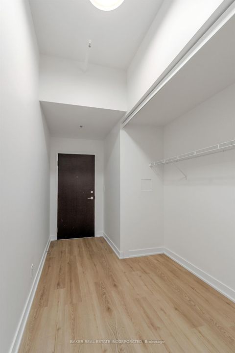 Photo 10 at 107 - 152 Annette Street, Junction Area, Toronto