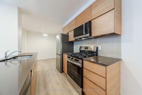Photo 15 at 107 - 152 Annette Street, Junction Area, Toronto