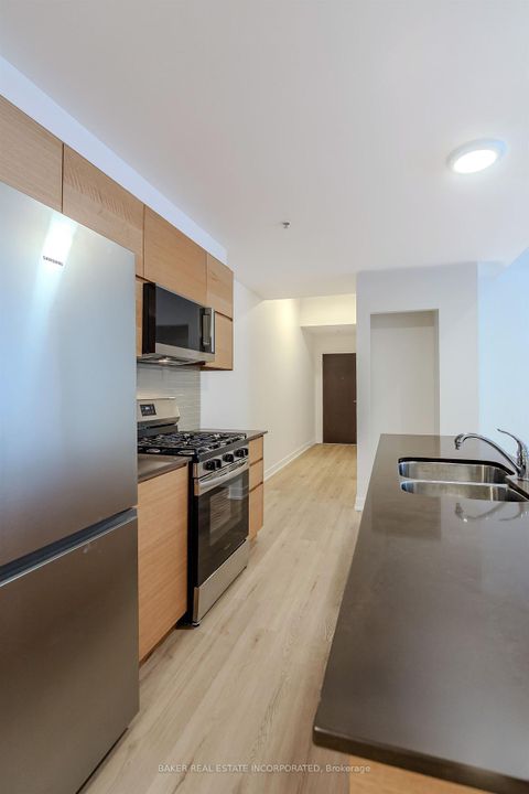 Photo 16 at 107 - 152 Annette Street, Junction Area, Toronto