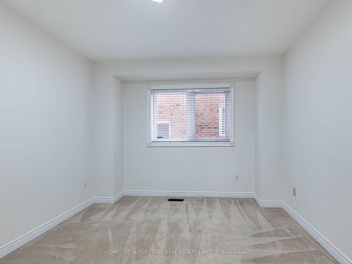 Photo 9 at 54 Hollybush Street, Wellington, Brampton