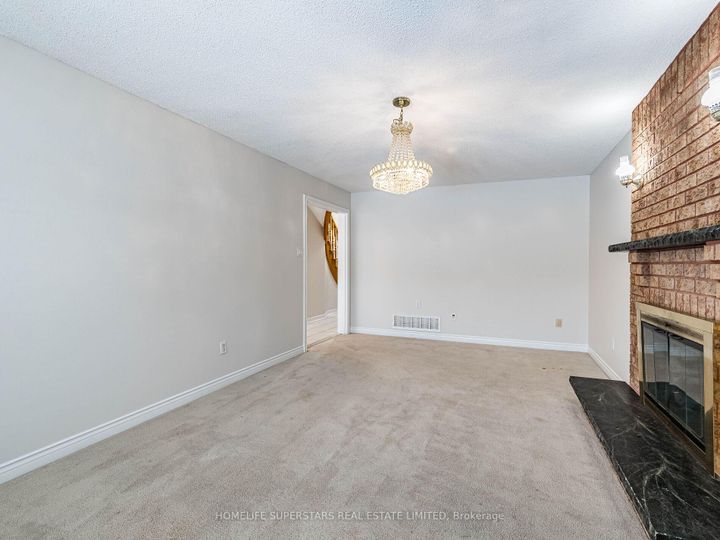 Photo 12 at 54 Hollybush Street, Wellington, Brampton