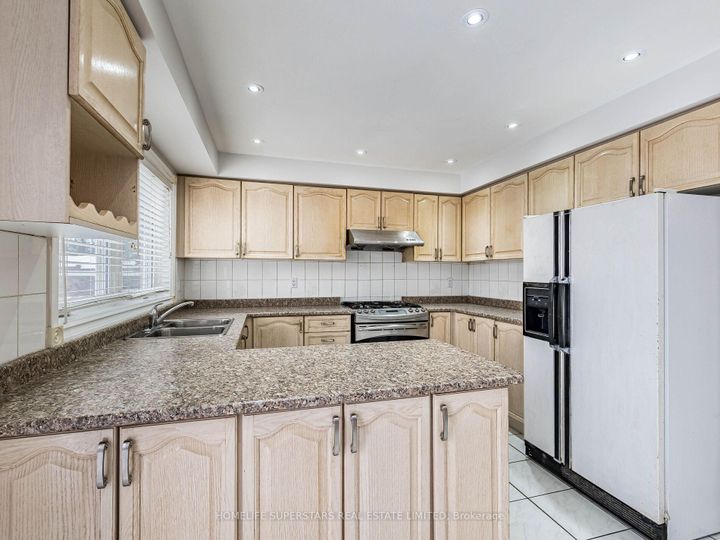 Photo 15 at 54 Hollybush Street, Wellington, Brampton