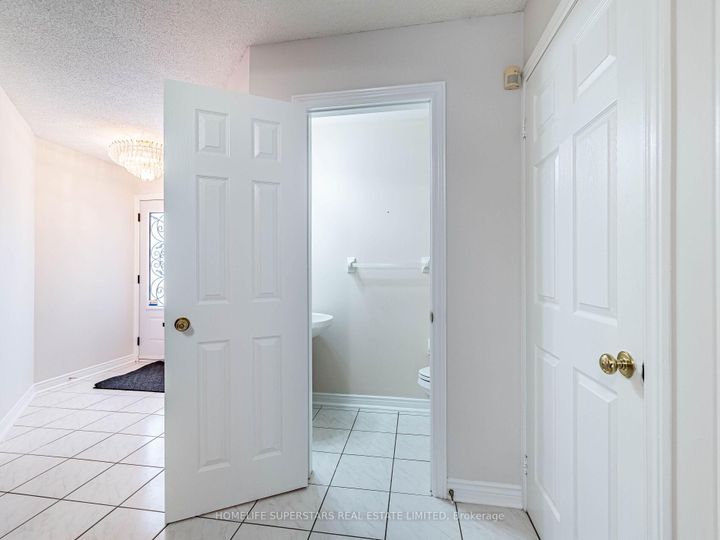 Photo 17 at 54 Hollybush Street, Wellington, Brampton