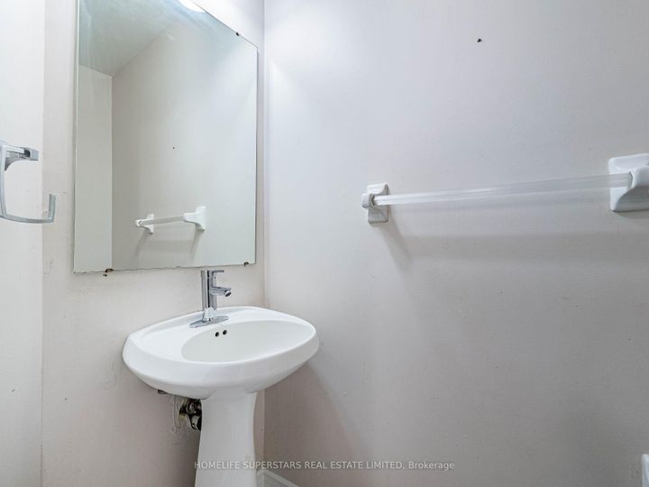 Photo 18 at 54 Hollybush Street, Wellington, Brampton