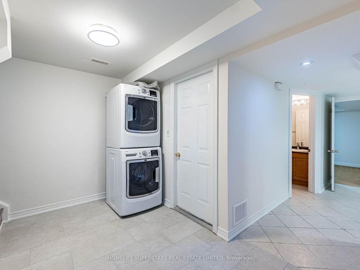 Photo 37 at 54 Hollybush Street, Wellington, Brampton