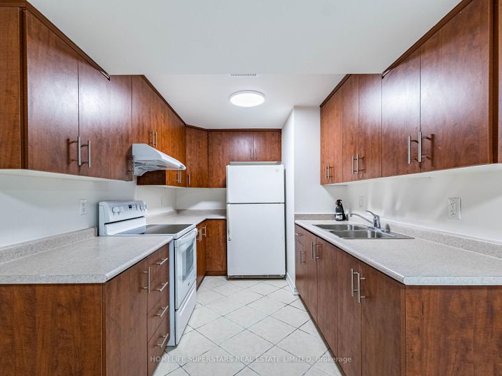 Photo 38 at 54 Hollybush Street, Wellington, Brampton